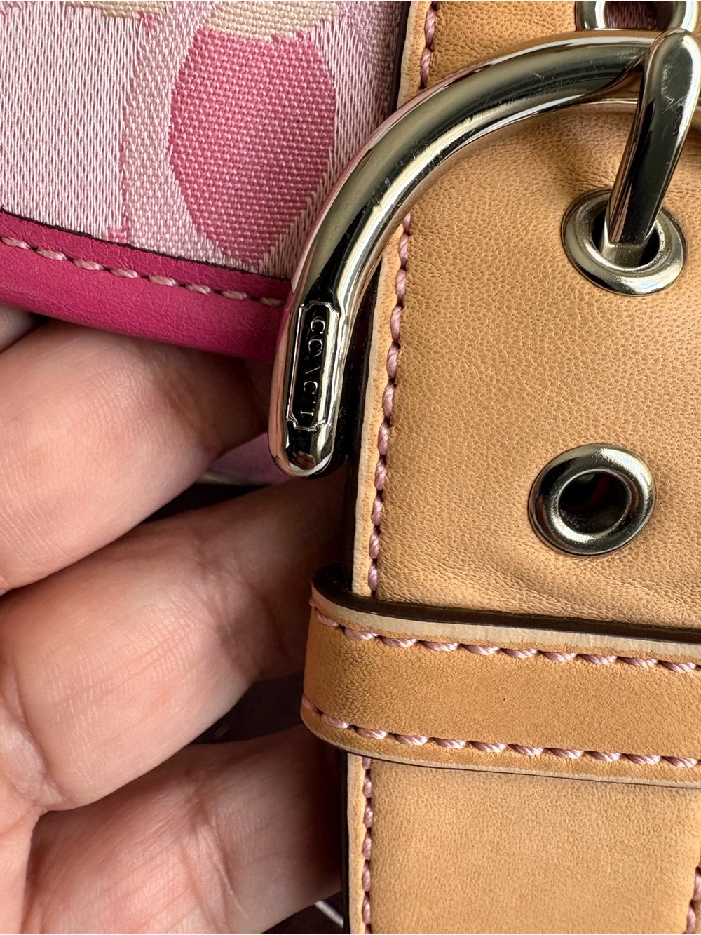 Vintage Coach Soho Y2K Pink Optic Signature Jacquard /Tan Leather EUC - Picture 6 of 16
